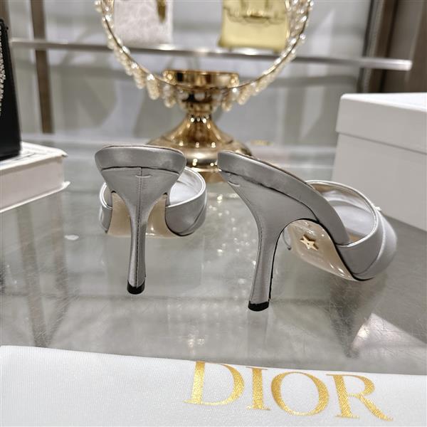 20251128184321709 250